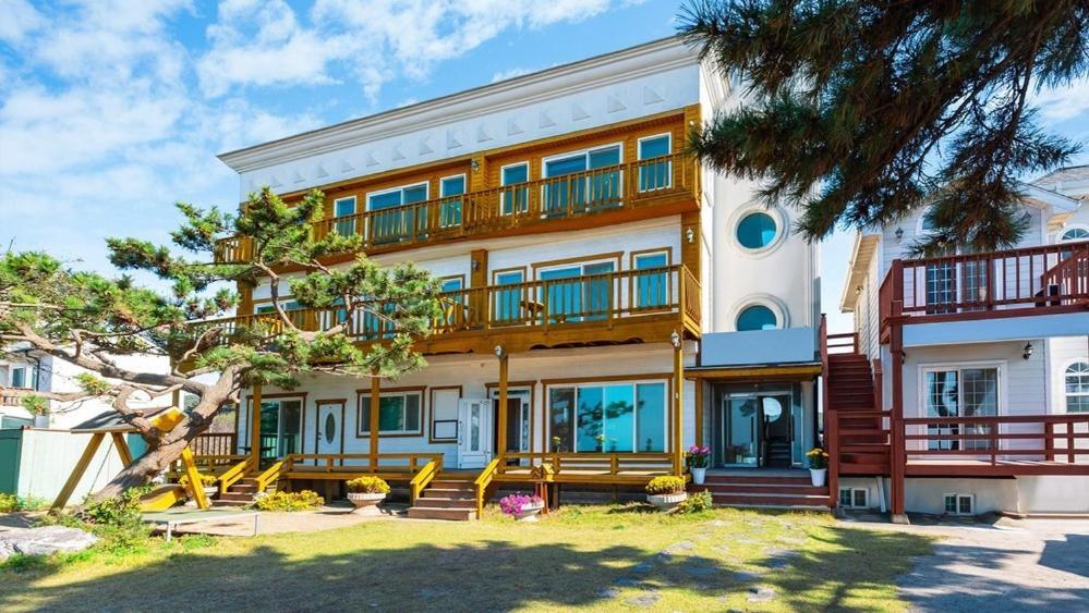 Anmyeondo Badasori Hotel Таеан Екстериор снимка